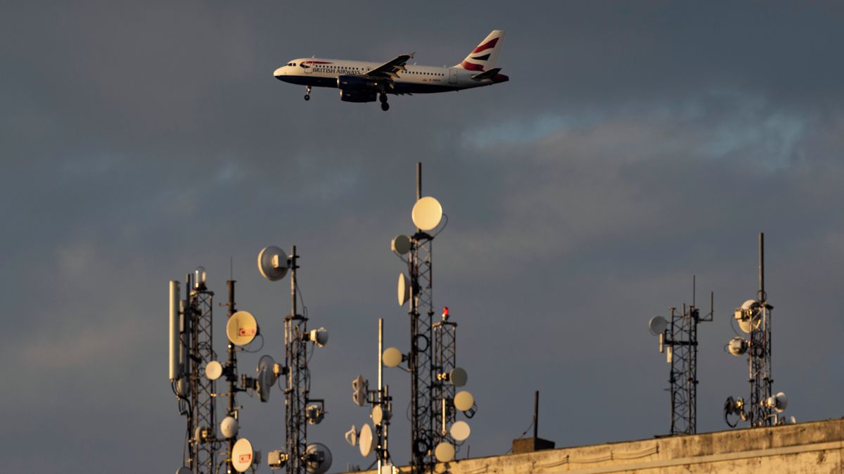 Zrušený let nebo dražší zájezd. Na co mají dovolenkáři nárok a kdy si připlatí